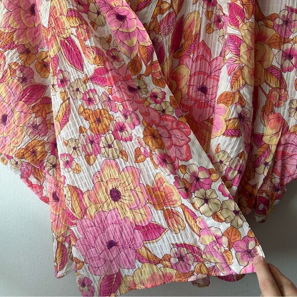 Smythe Pink and Orange Begonia Floral Top Kimono - Picture 4 of 10